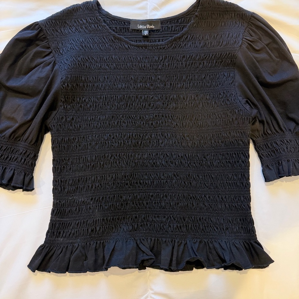 Lea & Viola Black Smocked Blouse